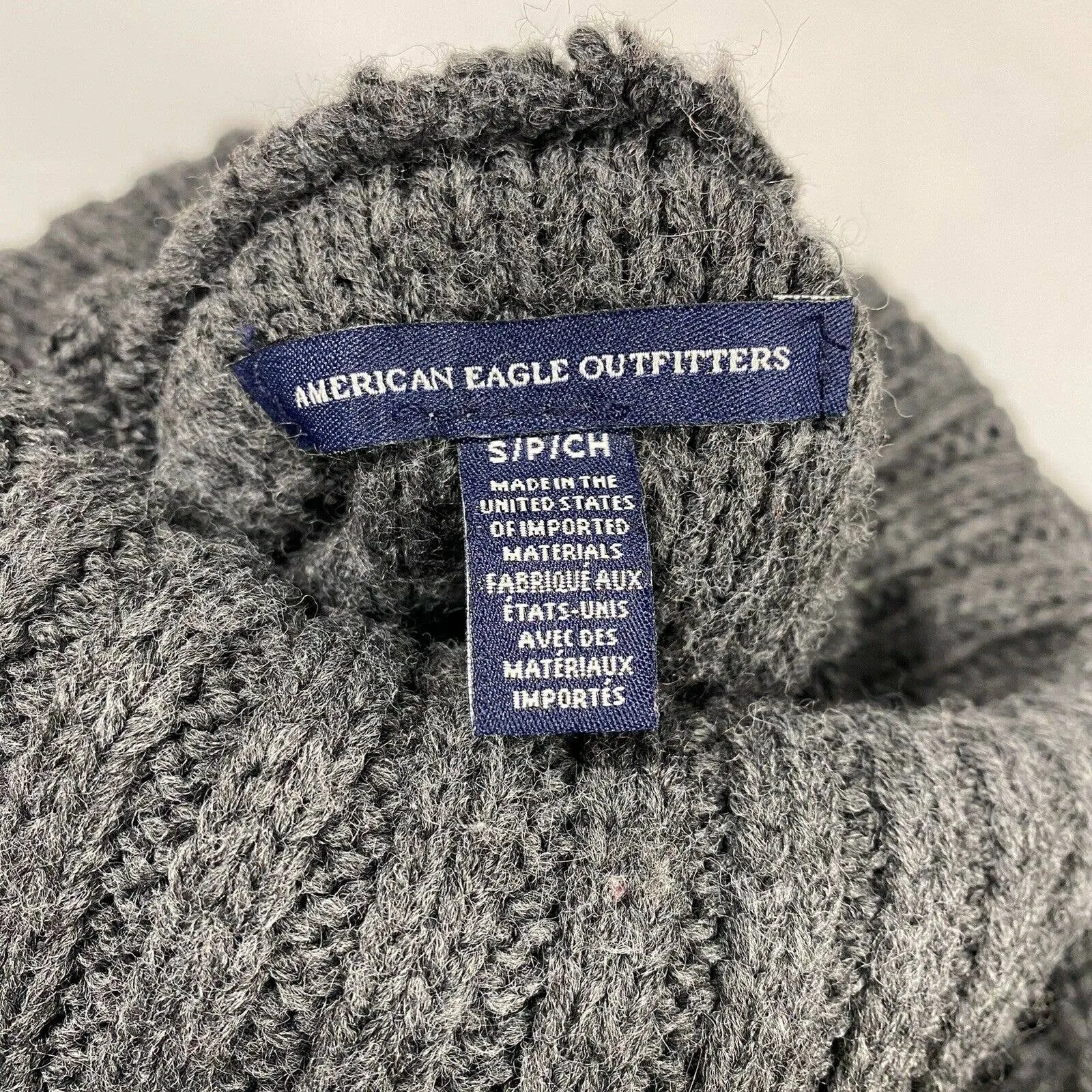 American Eagle Chunky Knit Sweater Sz Small Gray Cold Shoulder Long Sleeve Top
