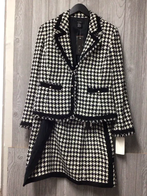 ECI Skirt Suit Size 14 New