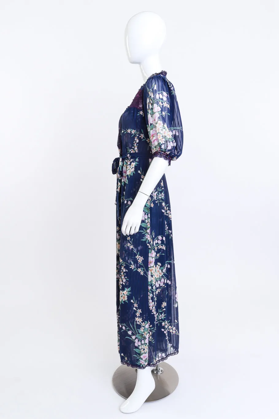 Floral Lace Nightgown & Robe Set