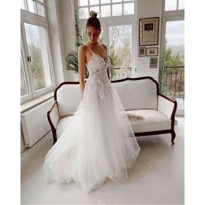 Garden Wedding Dresses V-Neck Tulle Spaghetti Straps Outdoor Lace