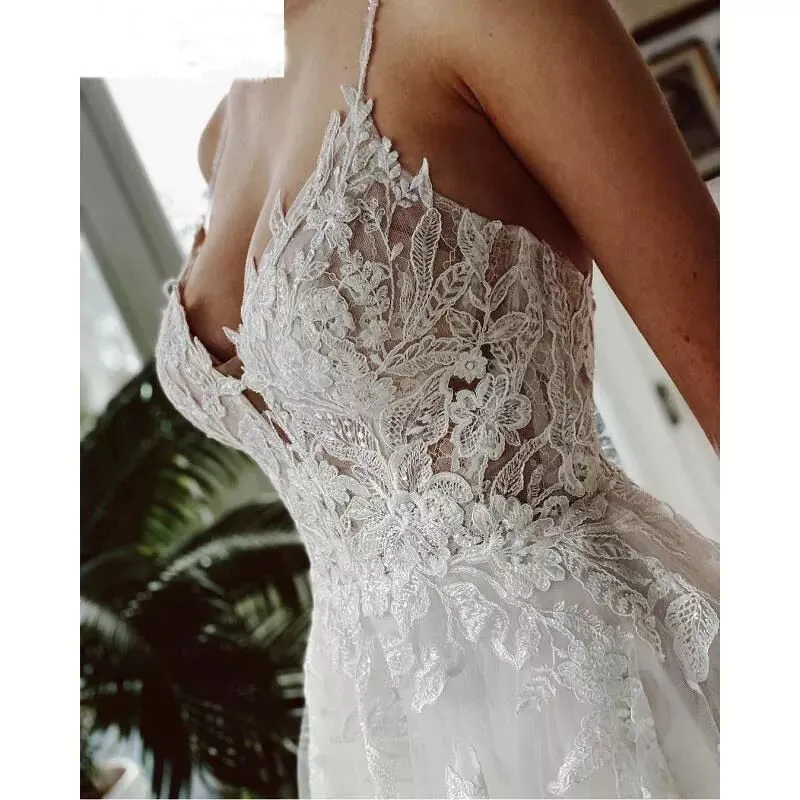 Garden Wedding Dresses V-Neck Tulle Spaghetti Straps Outdoor Lace