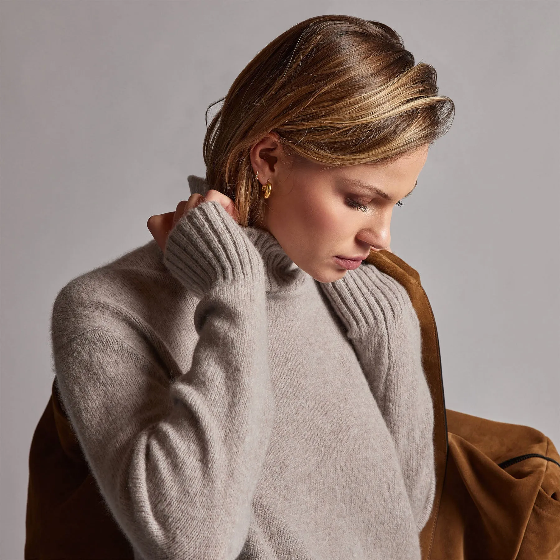 Mid Gauge Funnel Neck Sweater - Silver Wheat