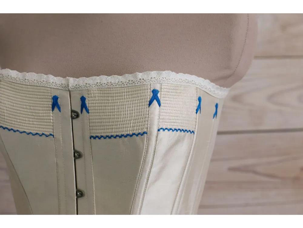 Overbust historical corset with flossing