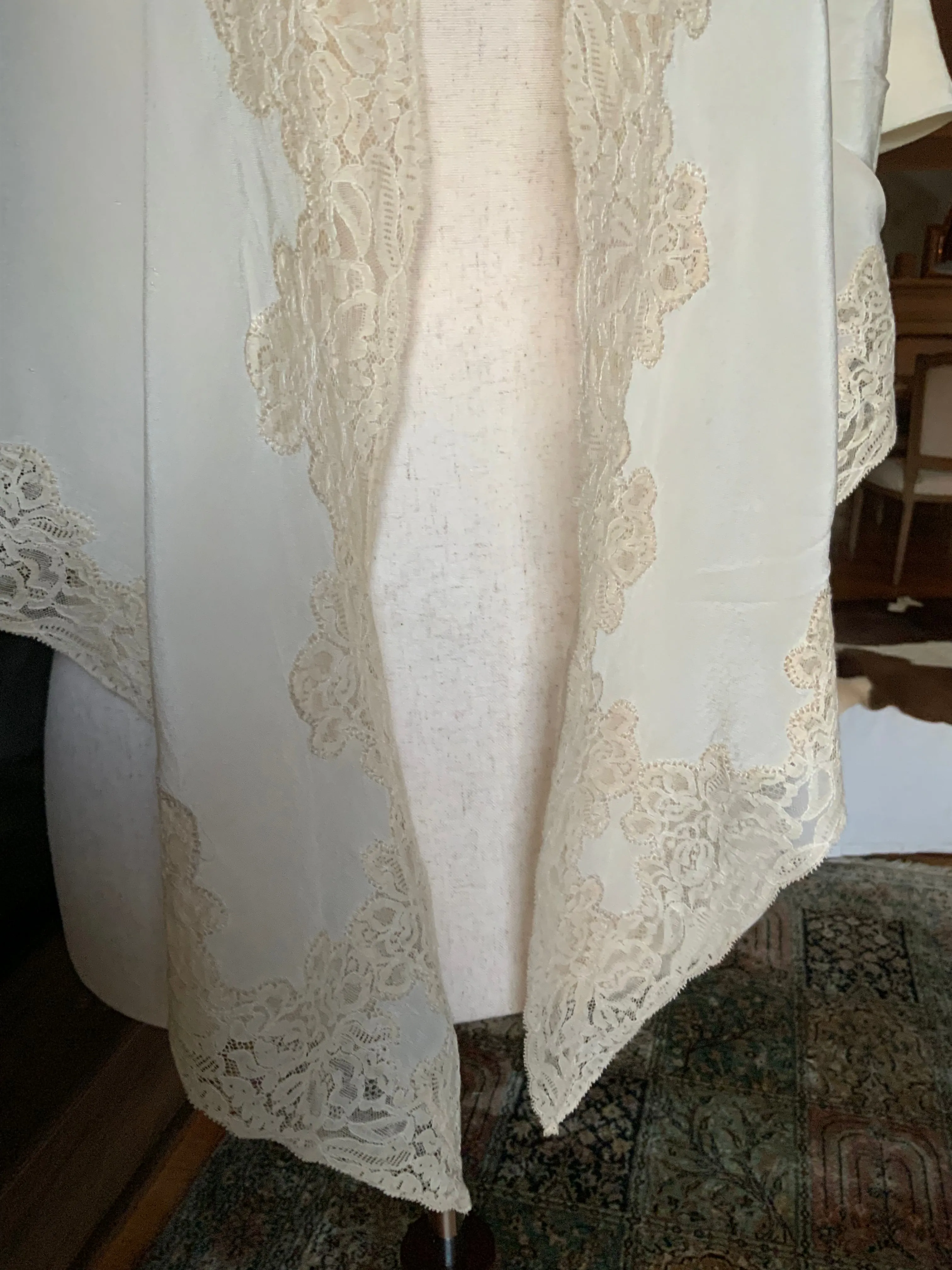 Pure Silk Bed Jacket - Rare - 20s - 20O