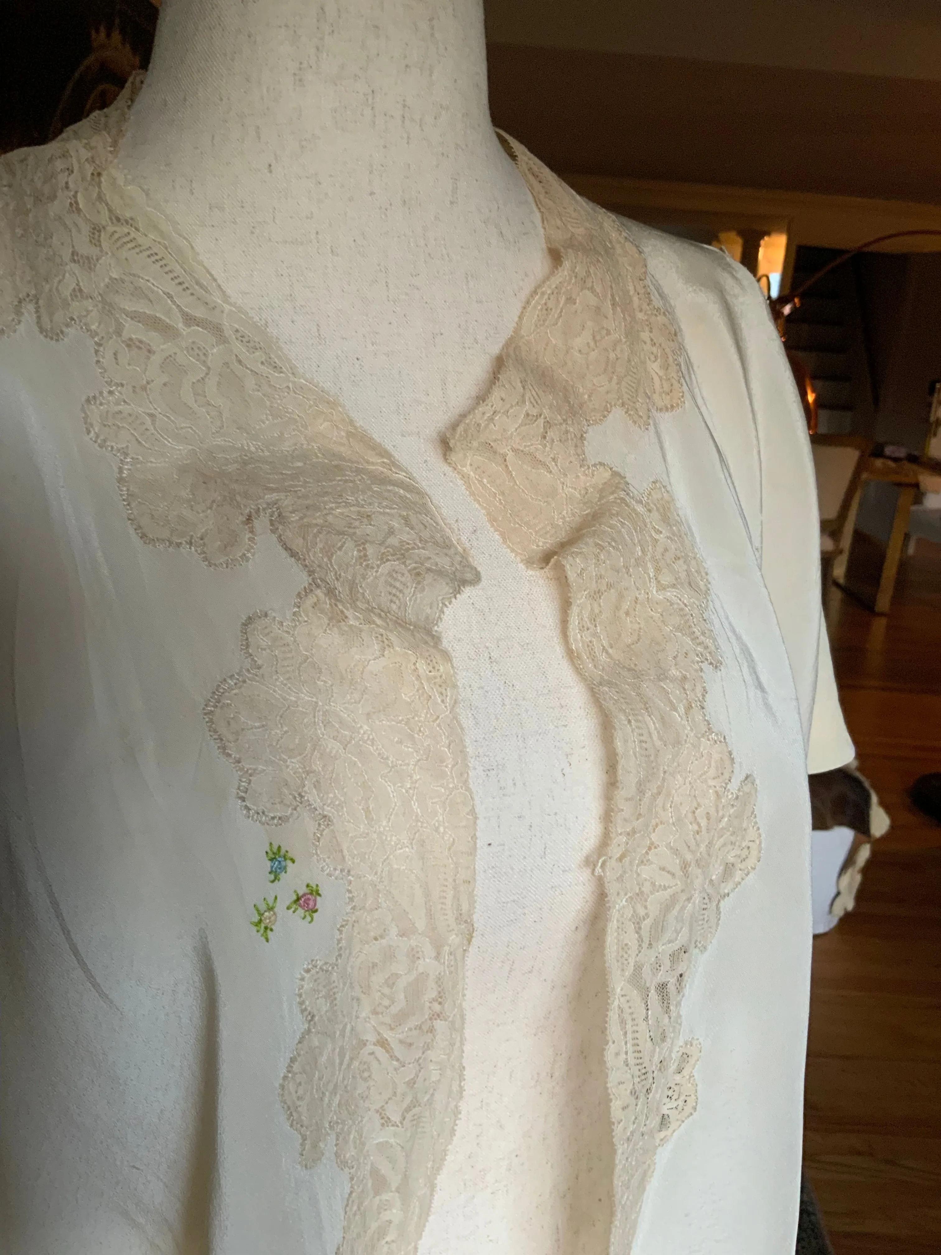 Pure Silk Bed Jacket - Rare - 20s - 20O