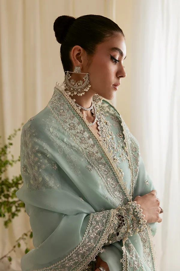 SUFFUSE | FREESHIA RTW '23 | ILANA