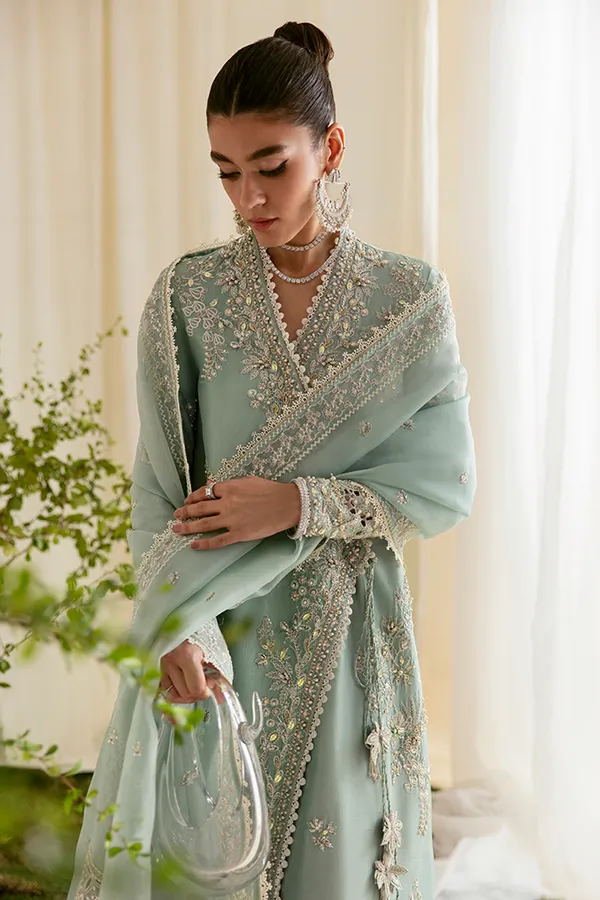 SUFFUSE | FREESHIA RTW '23 | ILANA