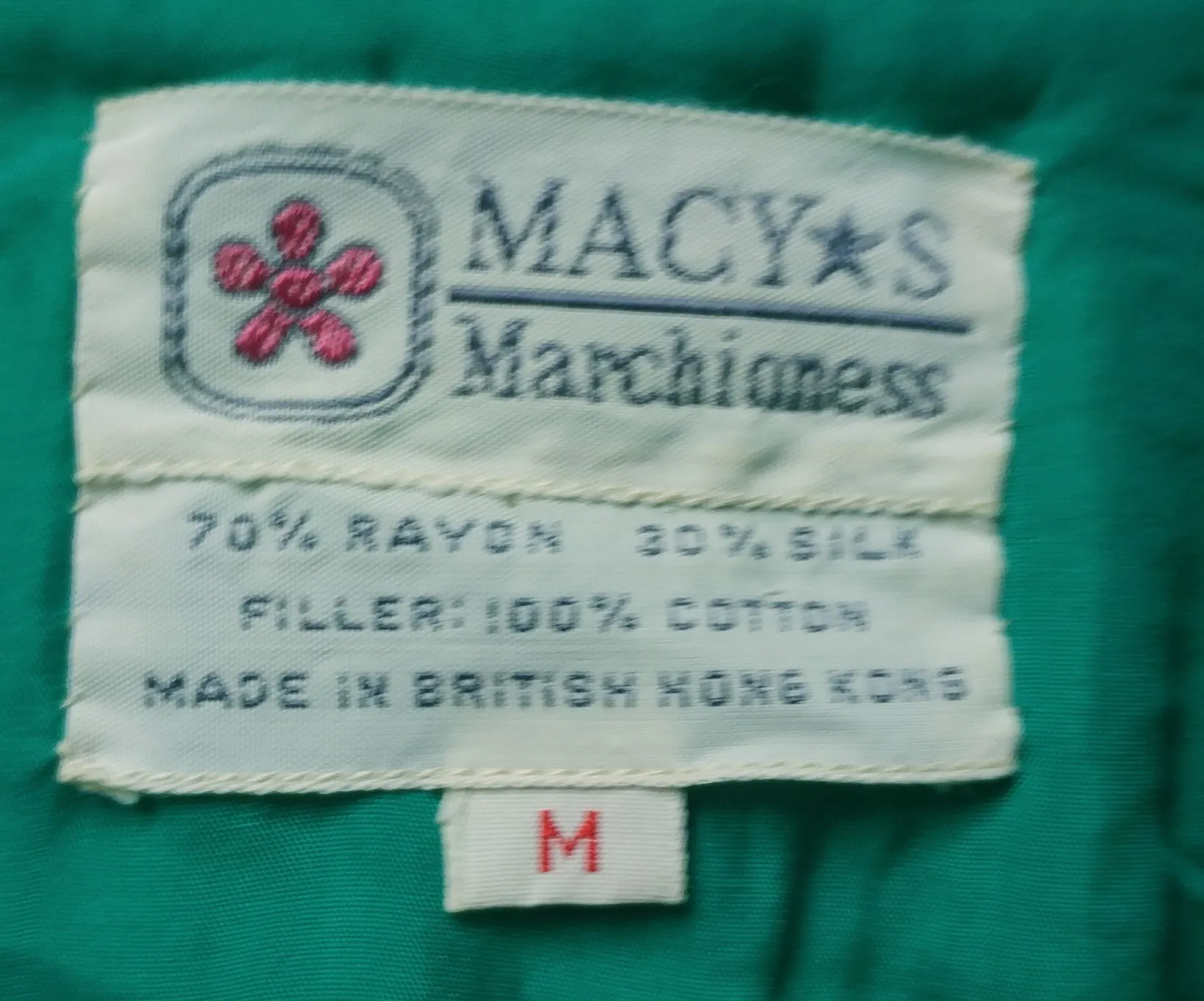 *VINTAGE '50s / '60s MACY'S MARCHIONESS METAL ZIP UP SILK & RAYON QUILTED DRESSING GOWN / ROBE MADE IN HONG KONG WITH METAL ZIPPER IN EMERALD ISLE